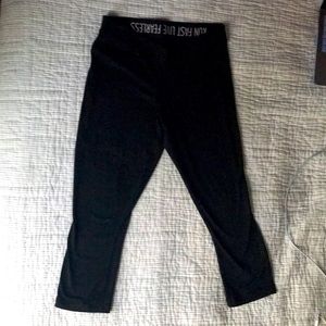 EUC Nike Dri-Fit 3/4 Cropped Black Workout Leggings